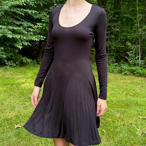 BCBGeneration fit-n-flare black scoop neck dress, S. - Picture 4 of 8